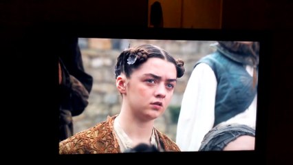 GOT : Emilia Clarke veut "plus de bites"