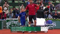 Novak Djokovic celebrates his victory with ball boy - Roland Garros 2016