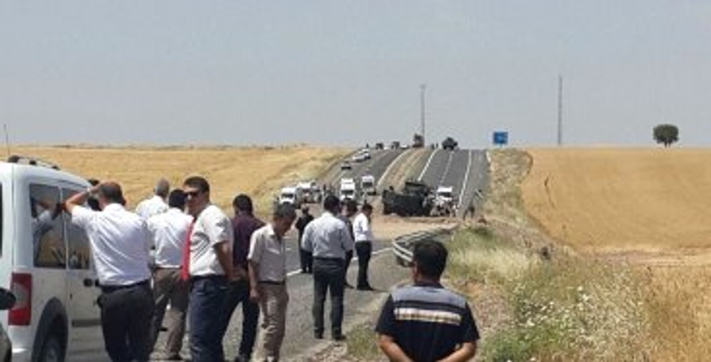 Diyarbakır'da Askeri Aracın Geçişi Sırasında Patlama: 7 Asker Yaralı