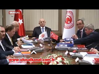 CKD, "Türksüz" Anayasa'ya karşı Meclis'e yaklaşık 50 bin imza sundu