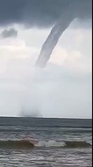 Captaron en video una tromba marina en Australia