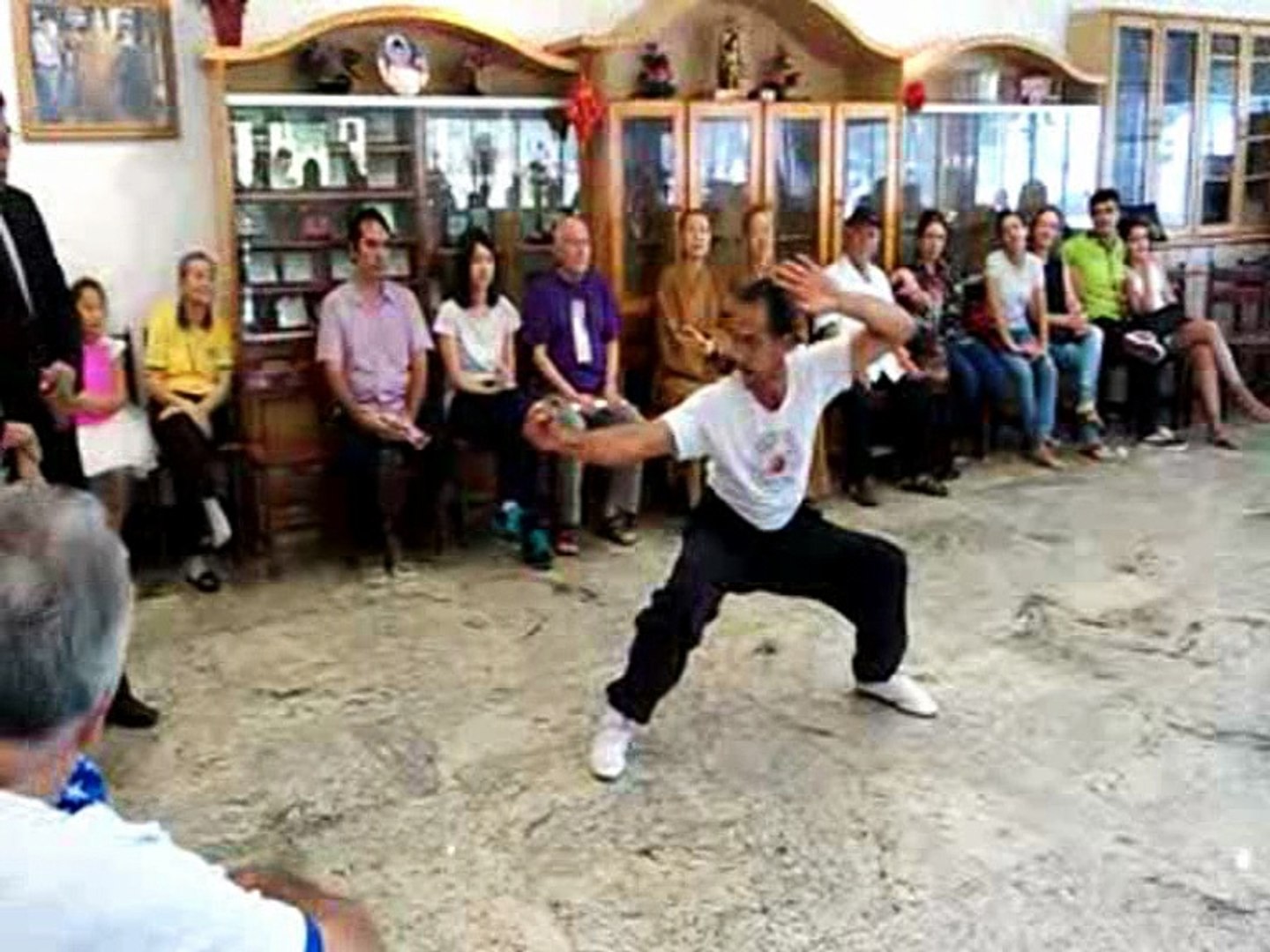 jean excutando a forma lian bu chuan