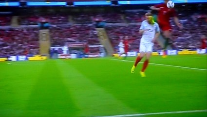 Bruno Alves Gets Red Card For Insane High Foot On Harry Kane!