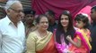 Aishwarya Rai Bachchan With Aaradhya And Parents At Siddhivinayak Temple