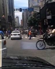 Captaron a multitud de gente que obligó a cerrar establecimientos en Caracas