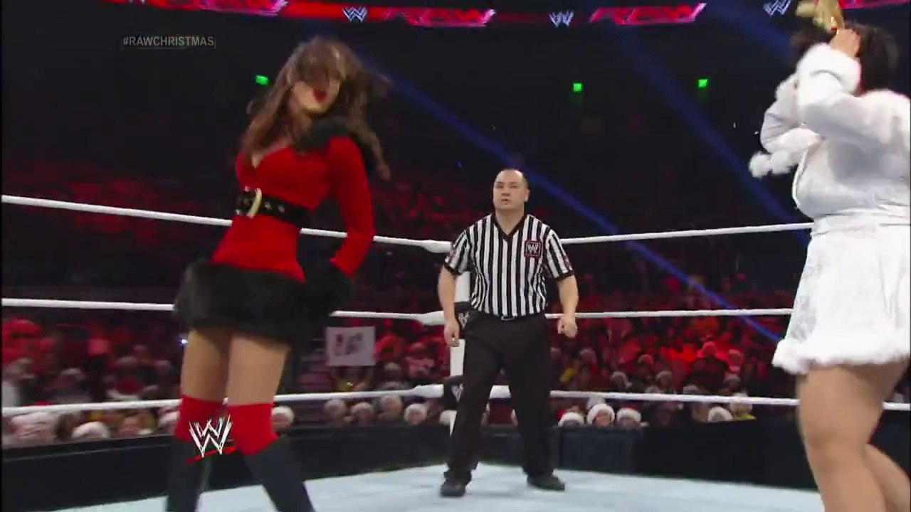---12 Divas Jingle Belles Match- Raw, Dec. 23, 2013 -