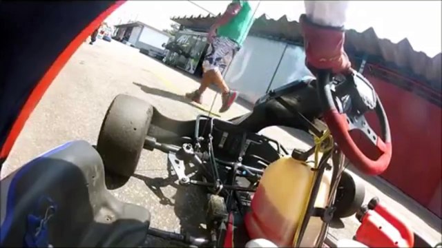 Acompanhe uma volta no kart com o piloto capixaba Caio Cunha