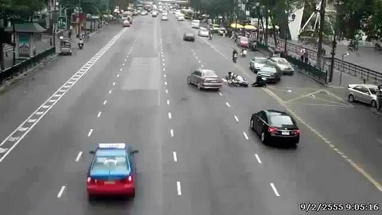 NEW scary fast car and motorbike accident in Thailand!!ДТП авари
