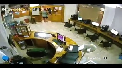 TERREMOTO ECUADOR- Cyber cafe