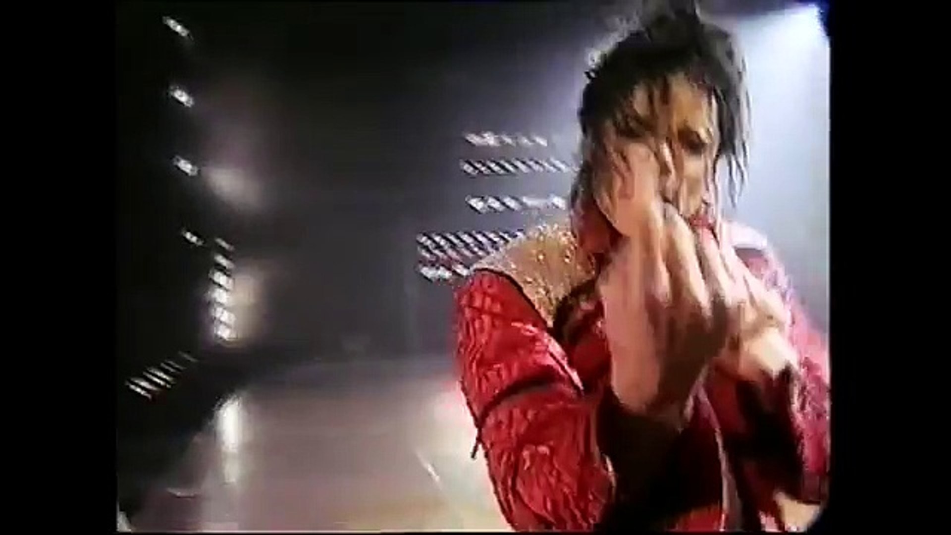 Michael Jackson Beat It Live In Bucharest In 1992 Video Dailymotion
