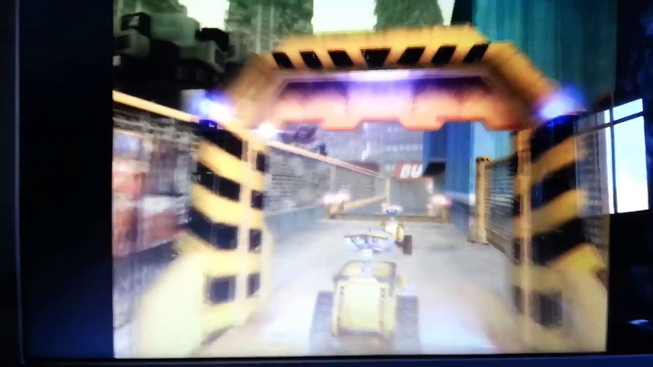 Wall-e ep.1:il robot raccatta rifiuti