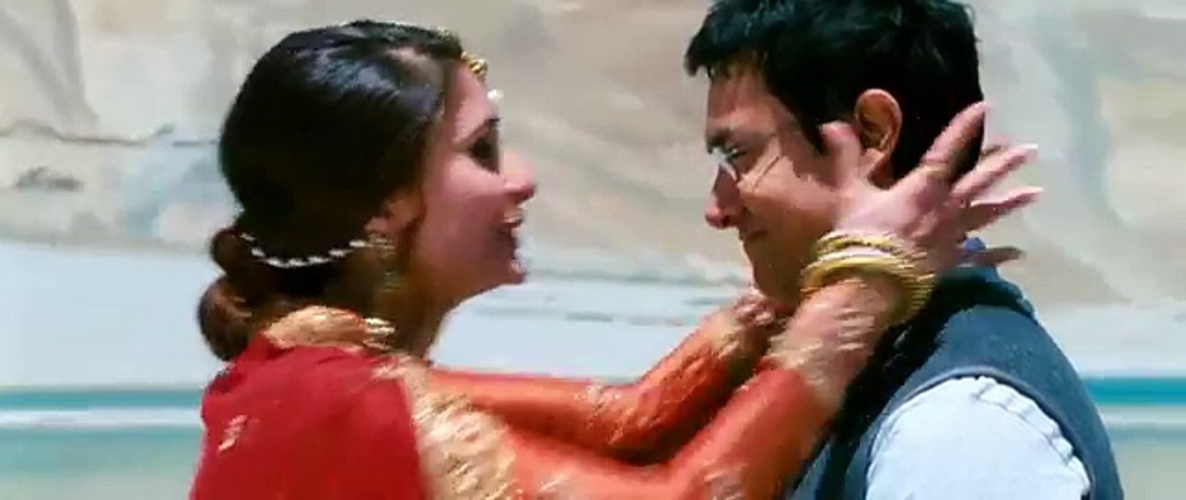 3 Idiots Aamir Kareena Full Kiss