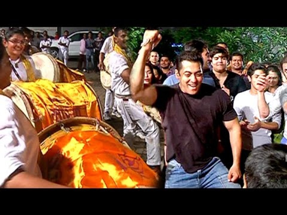 Salman Khan's Ganpati Visarjan Dance 2015 Video LEAKED