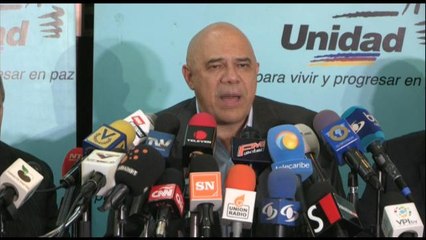 Oposición venezolana convoca a "ratificar firmas" el lunes en la calle