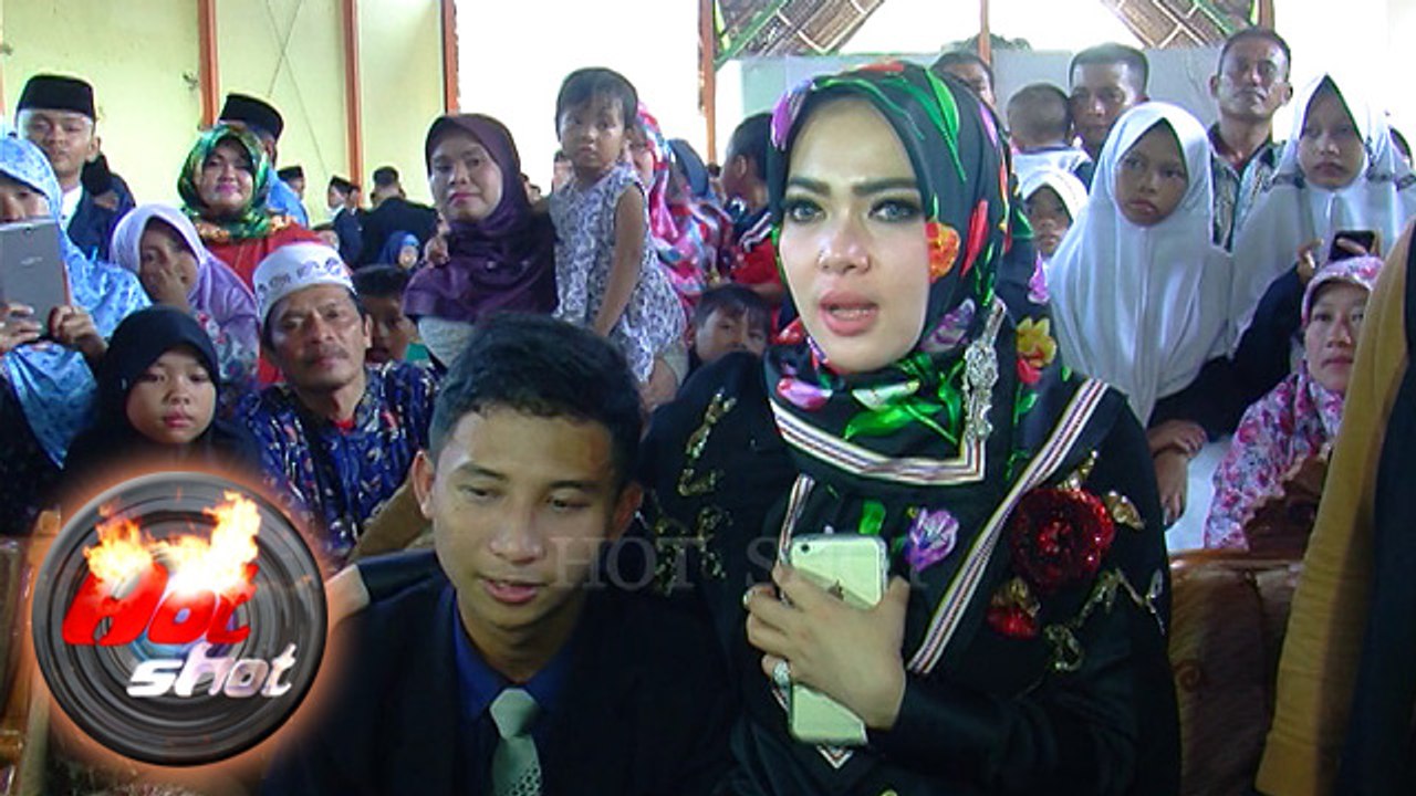 Syahrini Hadiri Wisuda Keponakan di Pondok Pesantren - Hot Shot 03 Juni 2016
