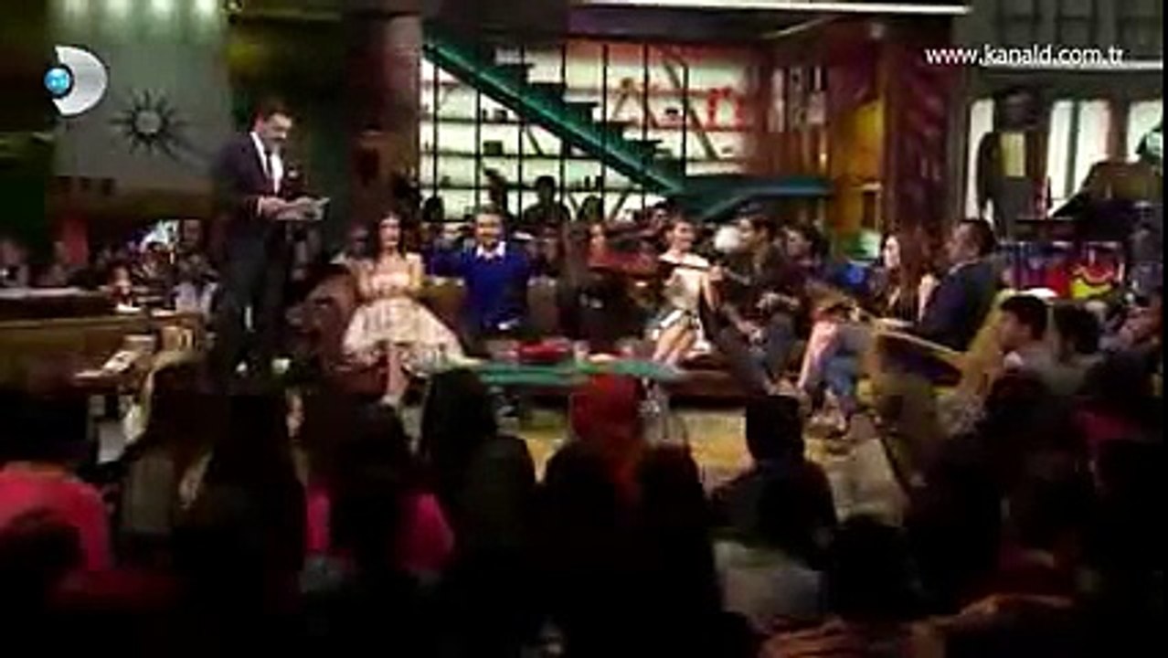0128-Beyaz Show Berk Atan Melisa y m%2C Nazl y m secerdi17secs