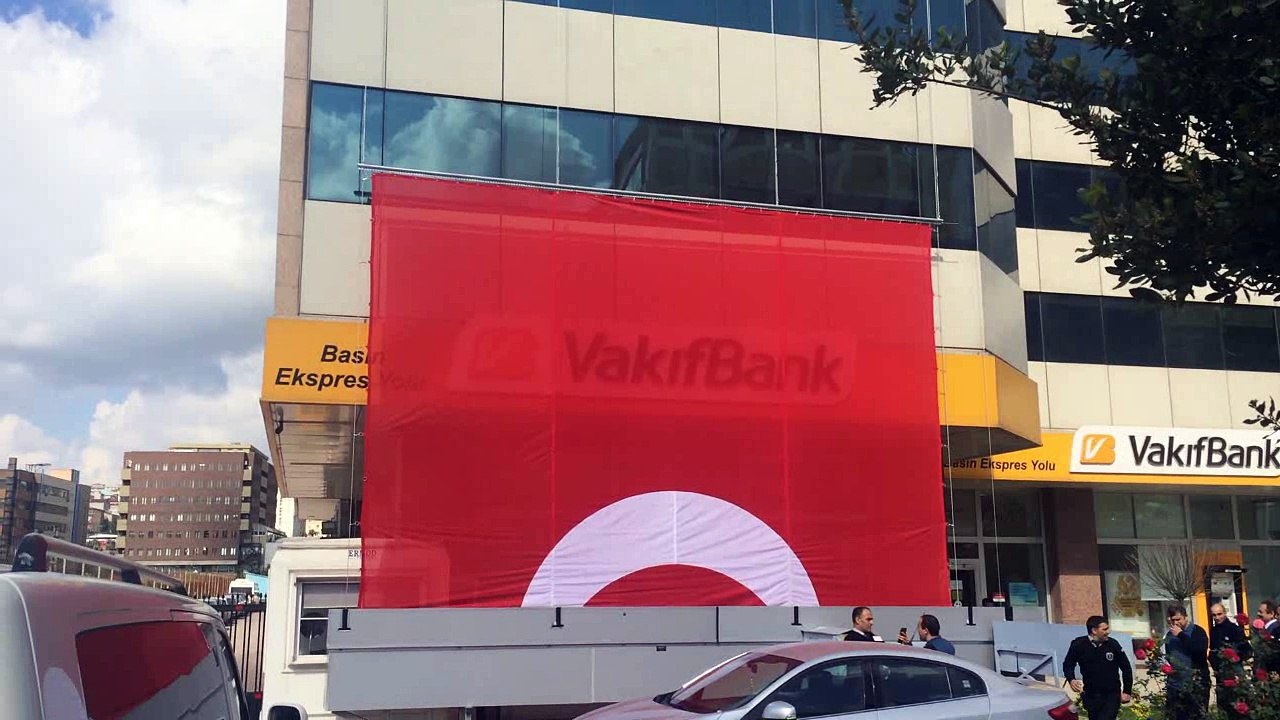 Vakıfbank Otomatik Bayrak Poster Sistemi