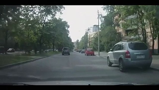 Le cycliste surprise : gros crash