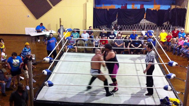 Scotty Mathews vs. Marvelous Monty Warbucks - Pro Wrestling EGO