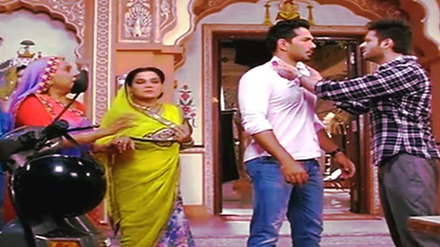 Om Accused For Tire Blast | Diya Aur Baati Hum | 3rd June 2016