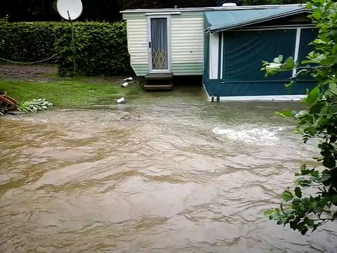 Le camping de Pouhou (La Roche) toujours inondé