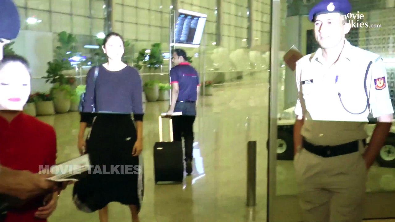 Too CUTE! Virat Kohli Drops Anushka Sharma