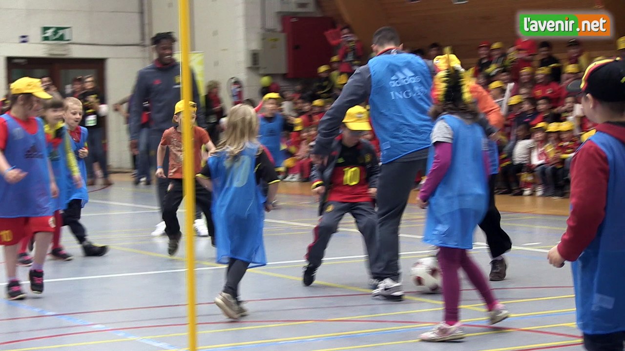 Diables Rouges : Francine, 87 ans, s’essaye au dribble contre Eden Hazard