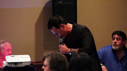 Franz Goovaerts sings 'Lawdy Miss Clawdy' Papa's Smokehouse Saloon May 2016