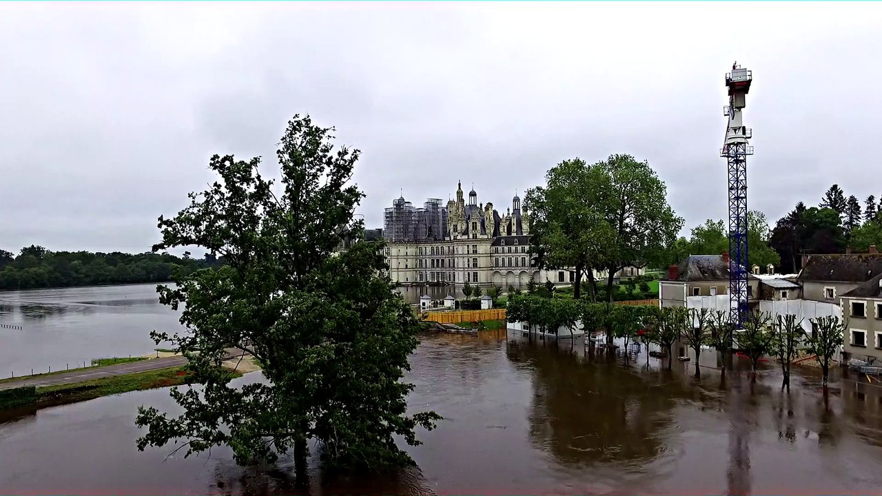 Chambord encerclé par les eaux - Inondations