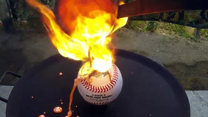 Beyzbol Topuna Eritilmiş Bakır Dökülürse