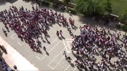 Öğrencilerden Güvenlik Güçlerine Destek