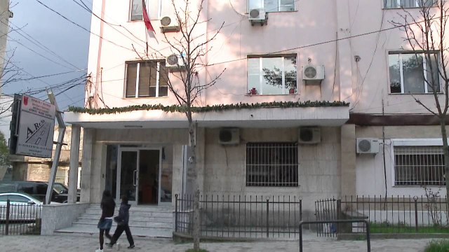 Auditi i KLSH: 3.2 mld lekë dëm buxhetit në 4 muaj - Top Channel Albania - News - Lajme