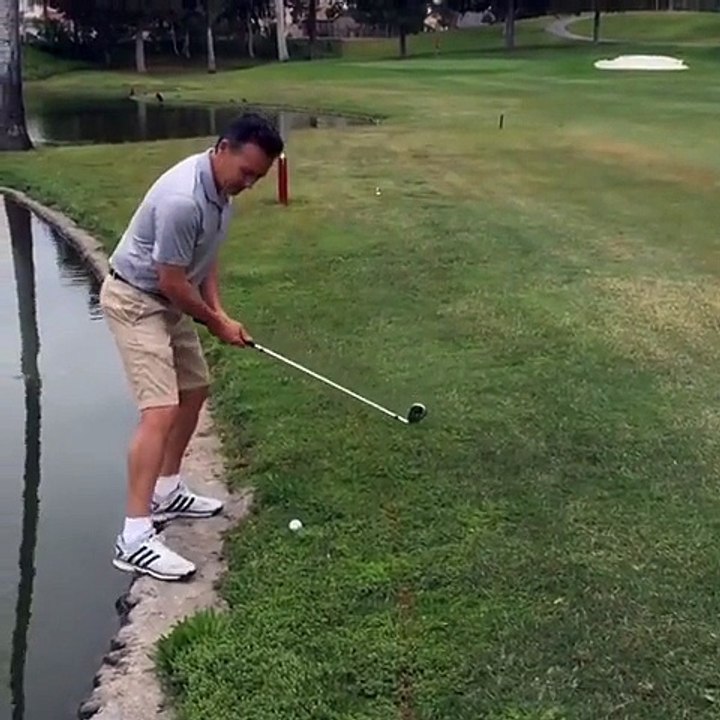 Il veut absolument jouer sa balle!!