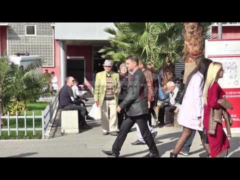 Report TV - Helmohen 18 persona në një restorant në zonën e ish- Bllokut