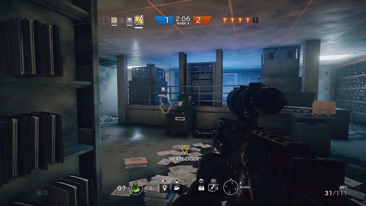 Der Löwe auf engem Raum