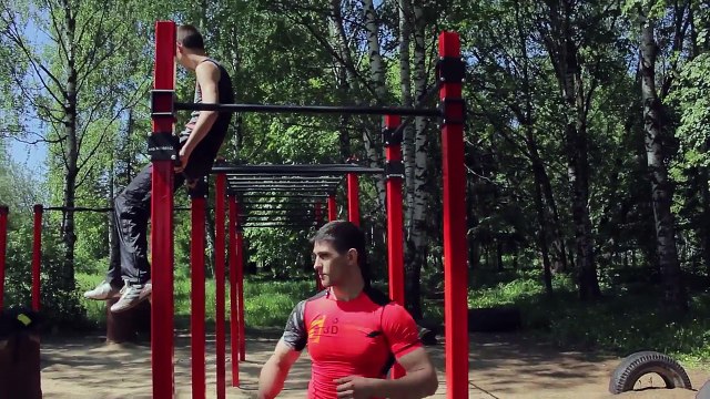 Выход на два на турнике. Обучалка по Workout #1