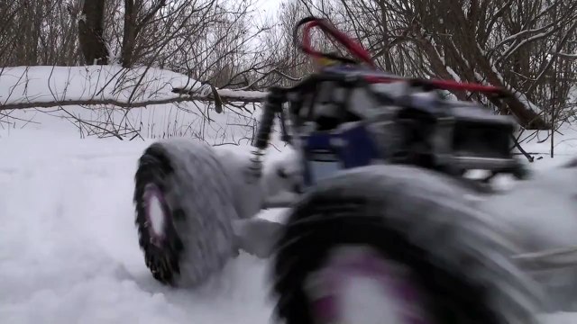 RC OFF Road Trucks - G-Made Crawler R1 Rock Buggy vs Axial Wraith