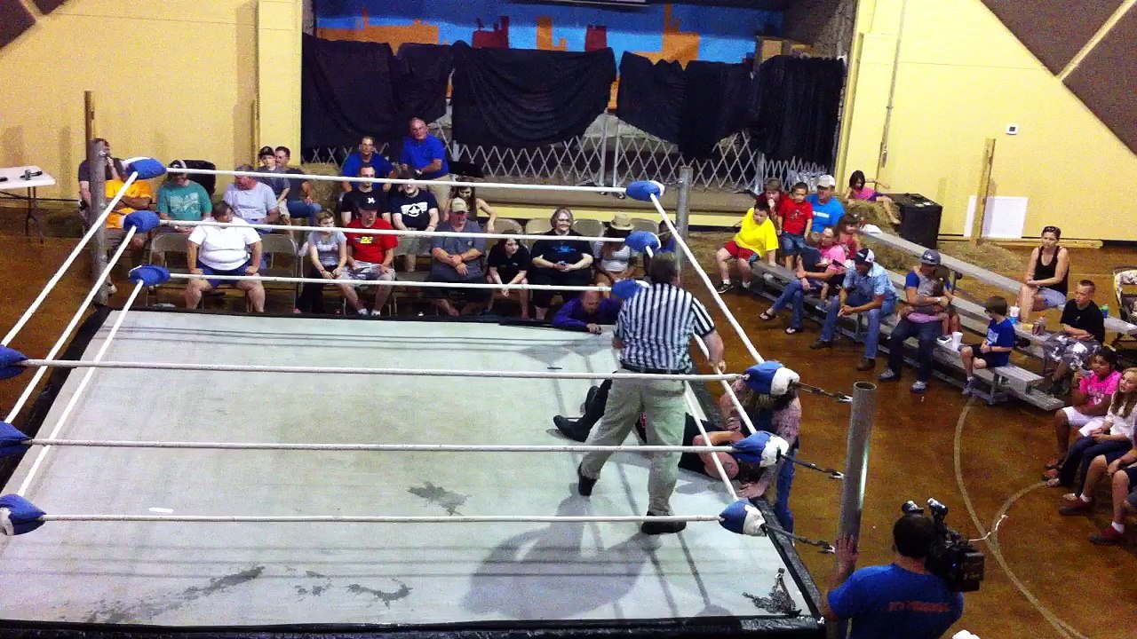 "Loco Lobo" Barry Wolf vs. "The Nightmare" Jeremiah - Pro Wrestling EGO