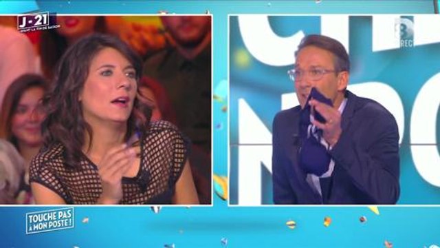 Estelle Denis et son soutien-gorge