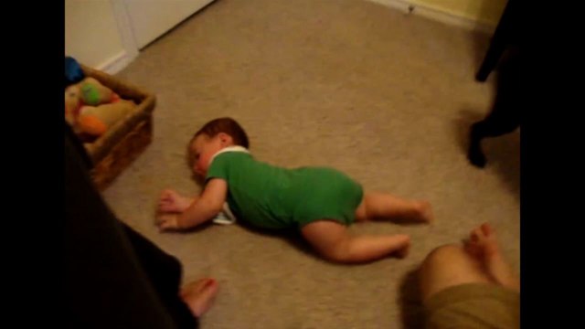 22 Babies And Dogs Who Are Like Peas In A Pod