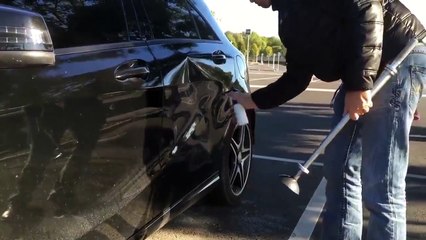 Este Hombre Reparó Su Auto Con Un Chupón En Segundos