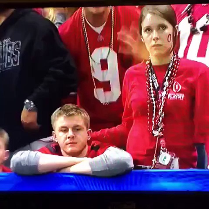 femme infidèle filmée pendant un match