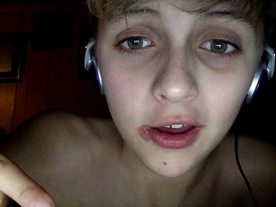 Webcam video from November 10, 2015 02:23 AM (UTC)