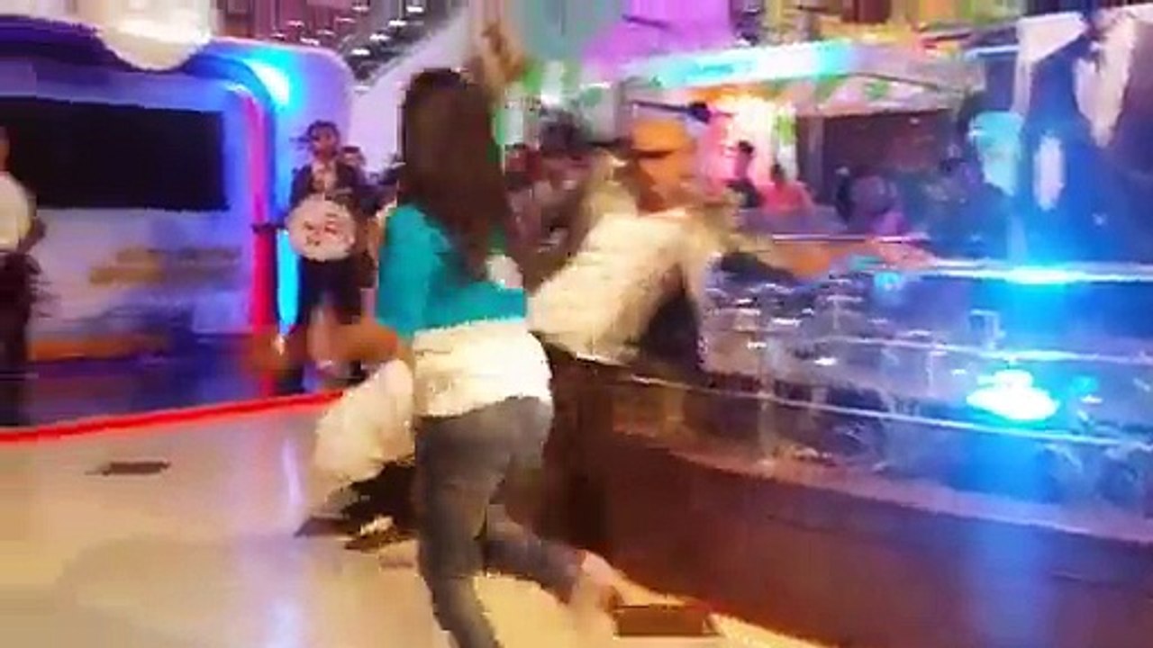 Dance Show at Centaurus Mall Islamabad videoworld.pk