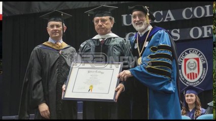 Ora News – Artisti Kujtim Çashku nderohet me “Honoris Causa” në SHBA