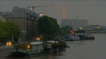 Crue de la Seine : à Paris, la galère des péniches - Le 04/06/2016 à 11h00