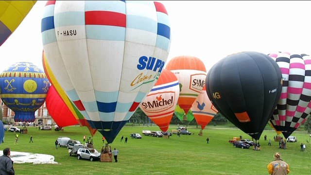Les montgolfières s'envolent dans le ciel d'Annonay