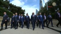 Başbakan Binali Yıldırım Azerbaycan'da Şehitliği Ziyaret Etti..