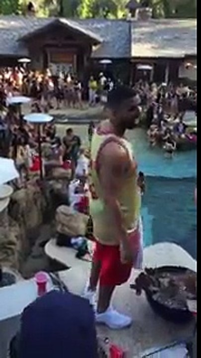 Now that's a real pool party! Funny 2016
