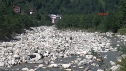 Rize'de Dereler Suya Hasret Kaldı, Vadiler Çöp Deposu Oldu